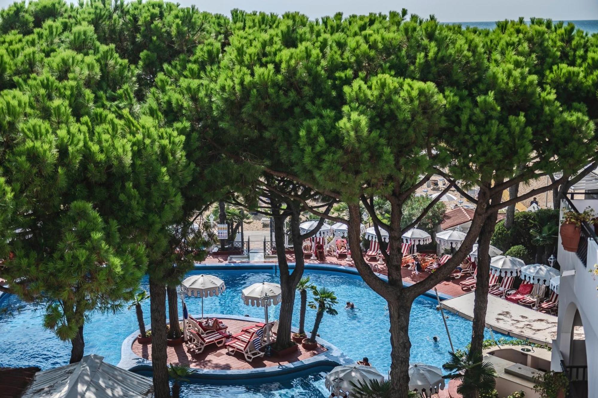 Agora Park Hotel Lido di Jesolo Exterior foto